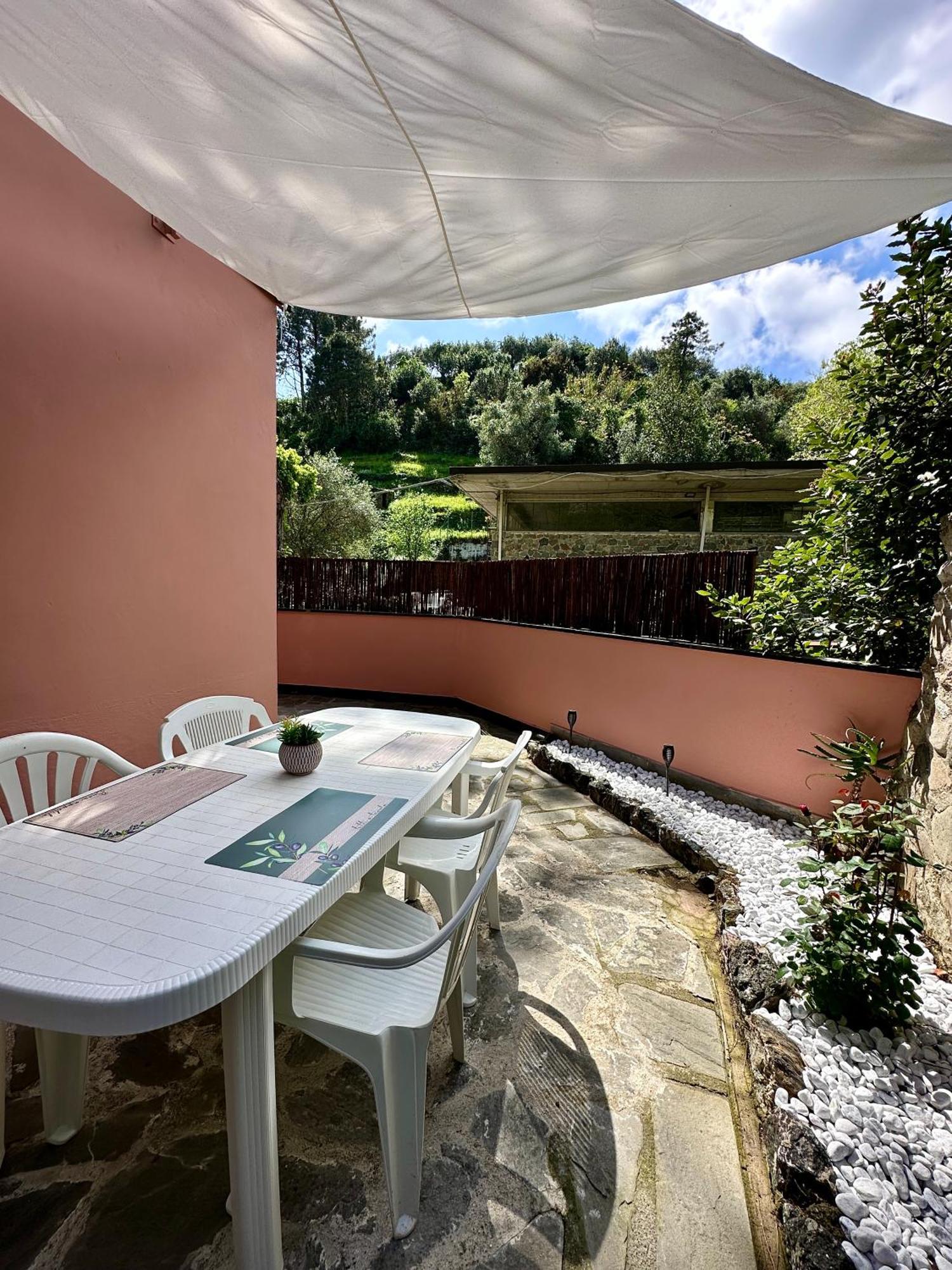 Terrace & Parking - Holiday Home Near Fegina Beach Монтероссо-аль-Маре Экстерьер фото