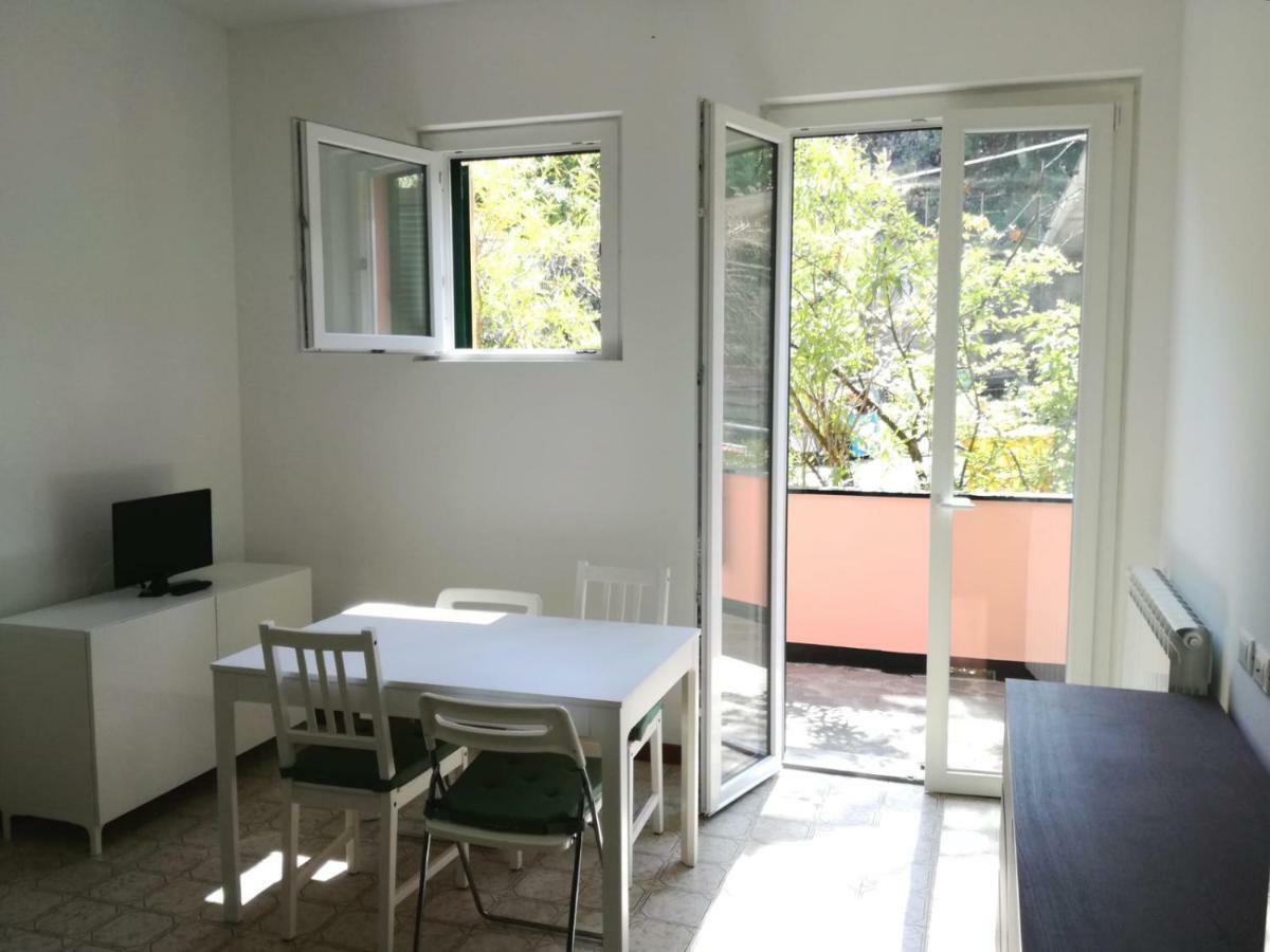 Terrace & Parking - Holiday Home Near Fegina Beach Монтероссо-аль-Маре Экстерьер фото