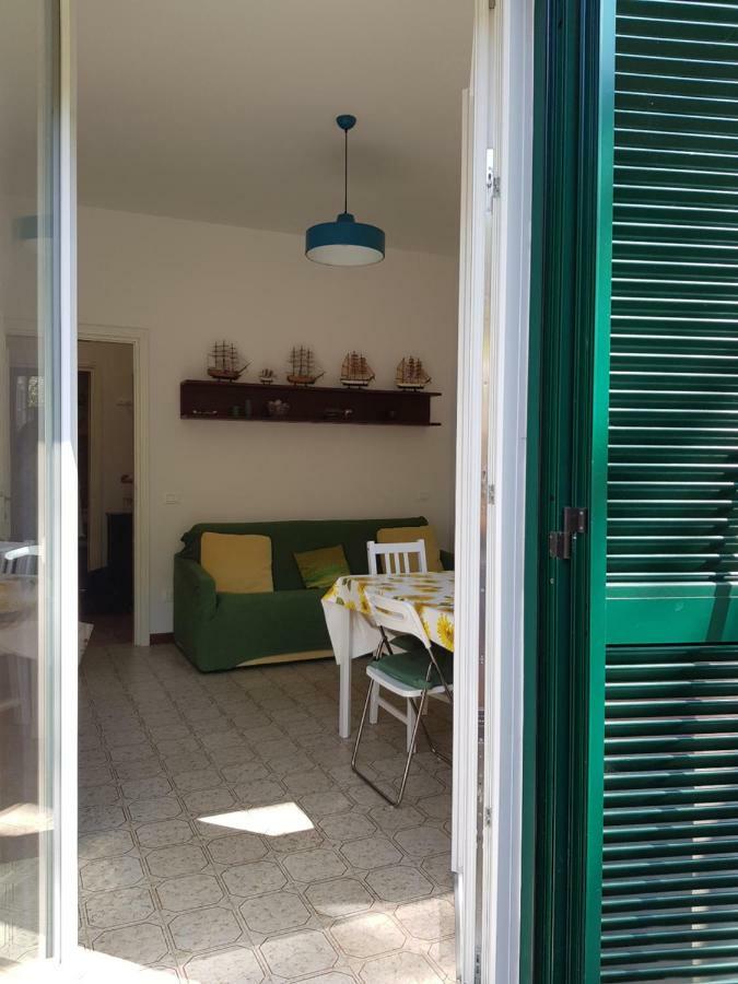 Terrace & Parking - Holiday Home Near Fegina Beach Монтероссо-аль-Маре Экстерьер фото